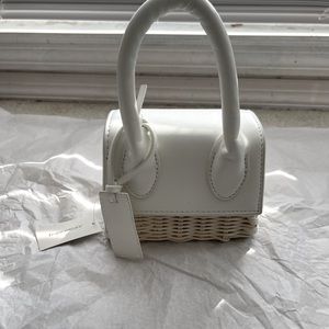 Beautiful white leather small Francesca’s handbag